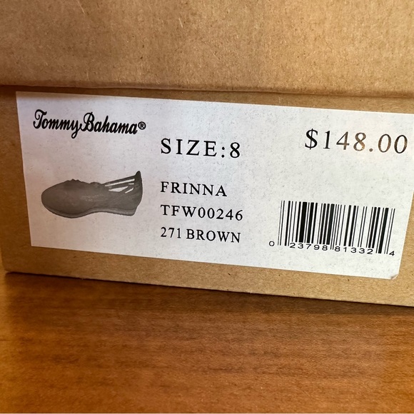 Women’s Tommy Bahama Frinna Leather Slip Ons. Size 8 NWT - Picture 3 of 4